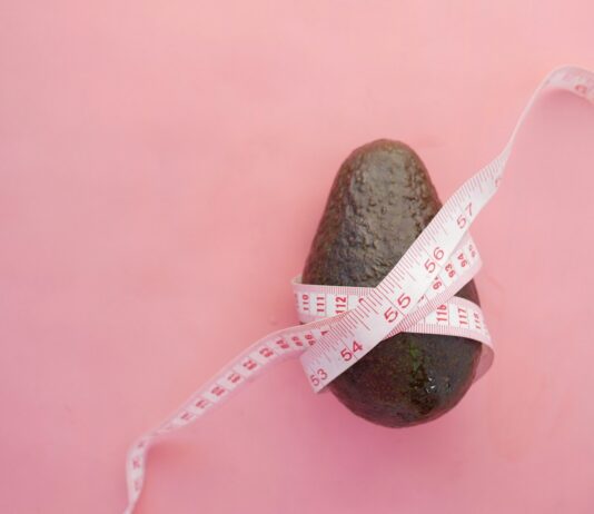 다이어트의 함정에서 벗어나는 법” brown and white heart shaped hanging ornament