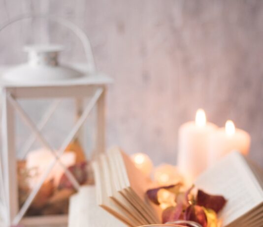 잠의 질이 삶의 질… 한국인 위한 실천형 수면 루틴 뜬다 clear glass mug with brown liquid inside